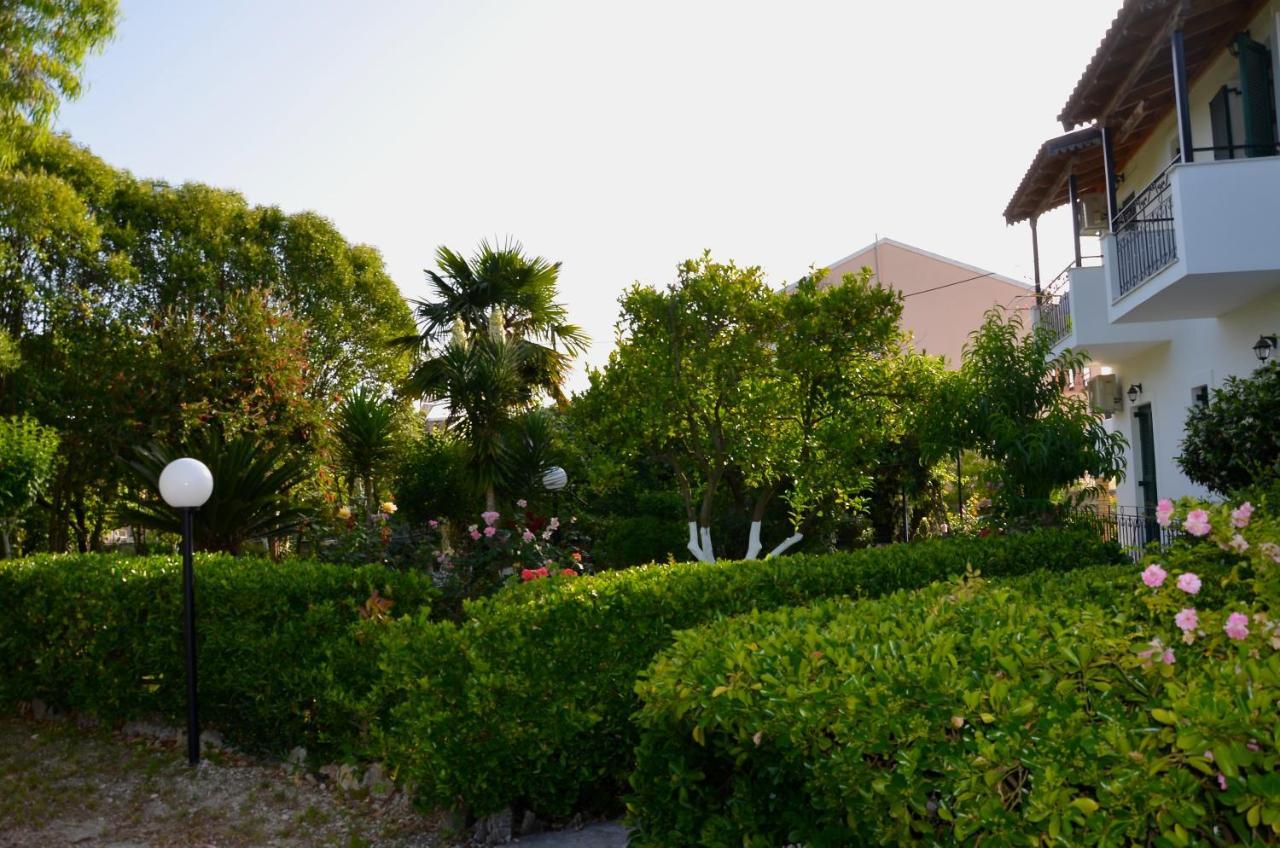 Ferienwohnung Kostas' Garden Roda  Exterior foto